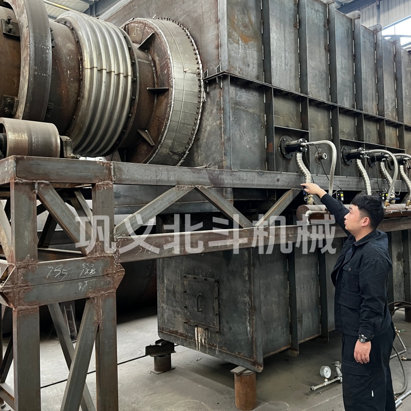 高效连续稻壳炭化炉 边进料边出炭 大幅缩短加工时长 w